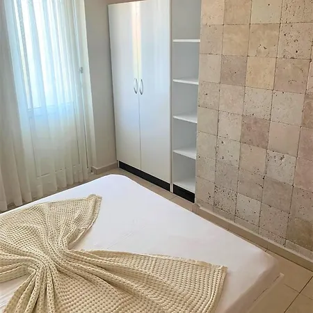 A Lovely One Bed In The Location In Apartament Side